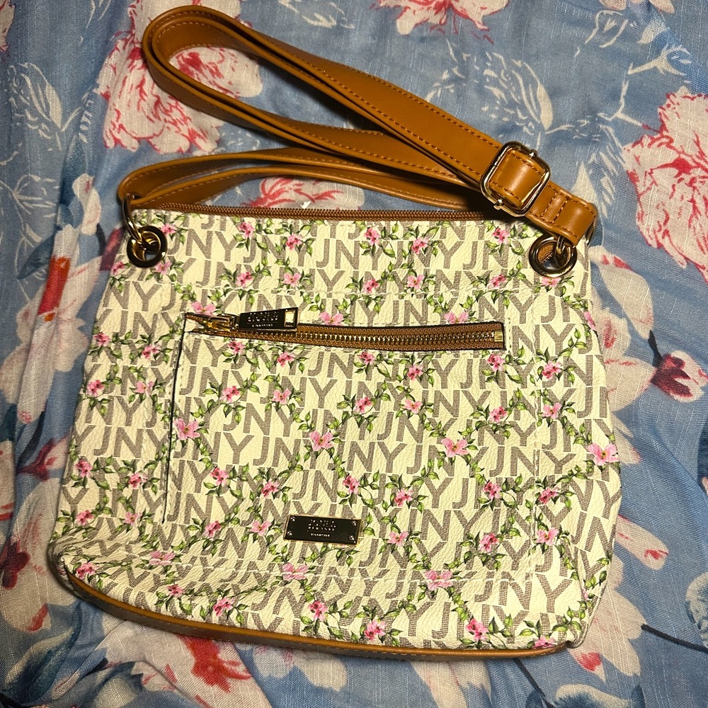 Jones New York Signature Women's Vine floral Ivory Celeste